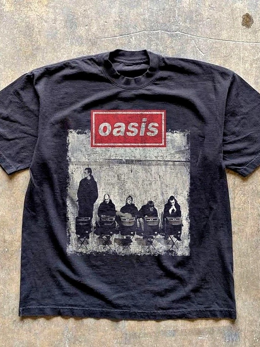 Oasis Graphic Band T-Shirt in Black